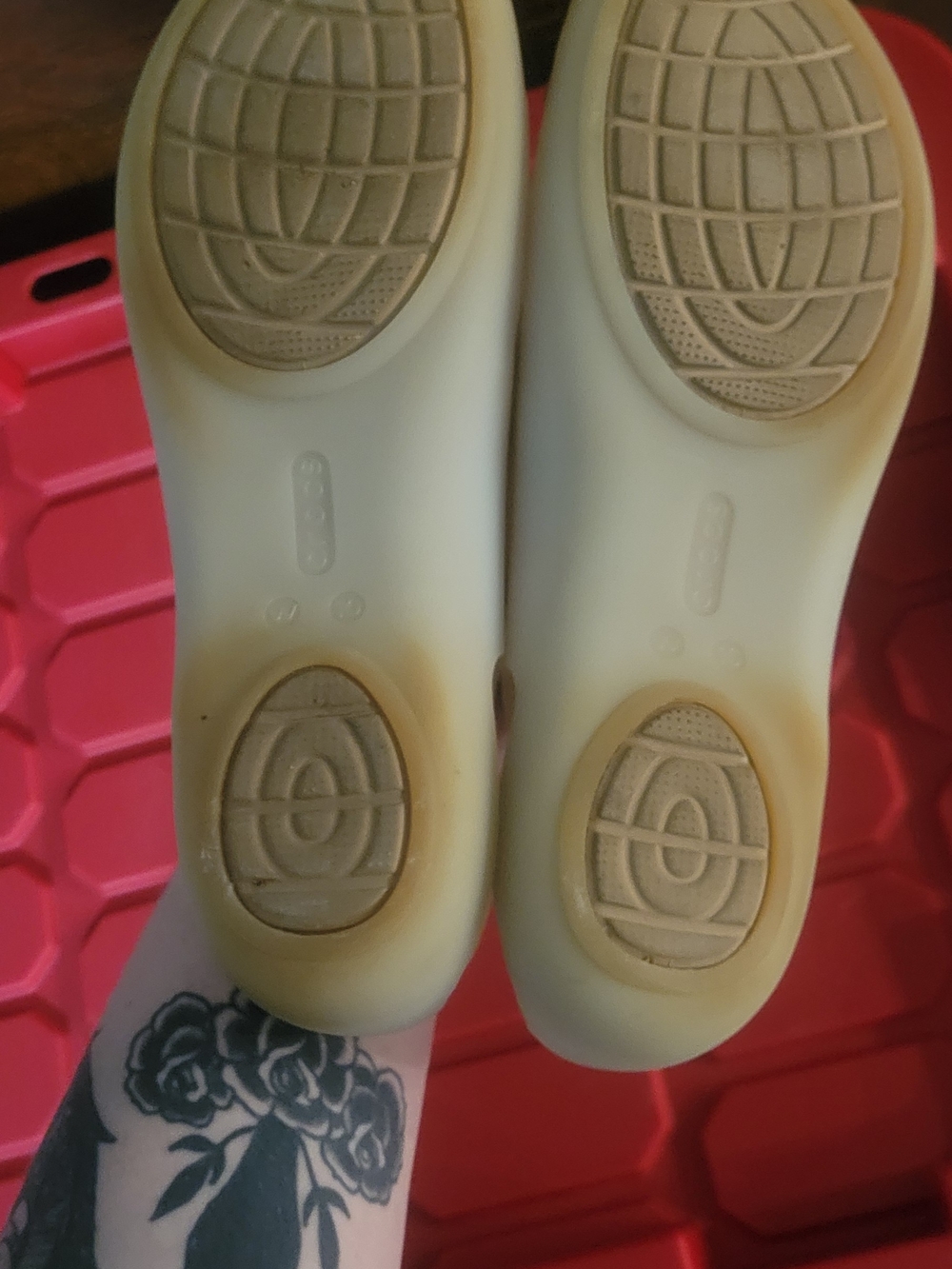 Crocs Women’s Pale Yellow Slingback Flats - Picture 4 of 5